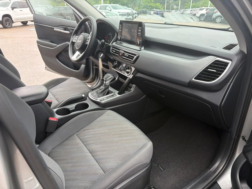 Used 2023 Kia Seltos LX AWD/4WD image 31
