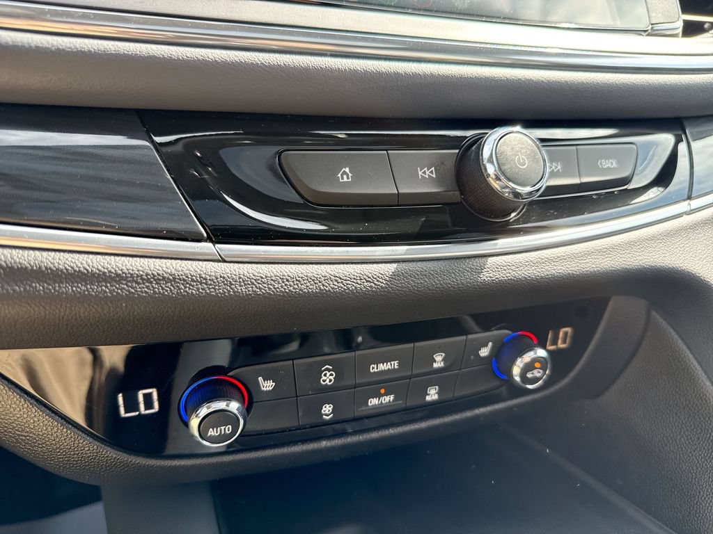 Used 2020 Buick Enclave Essence w/ Sound and Sites Package FWD image 35