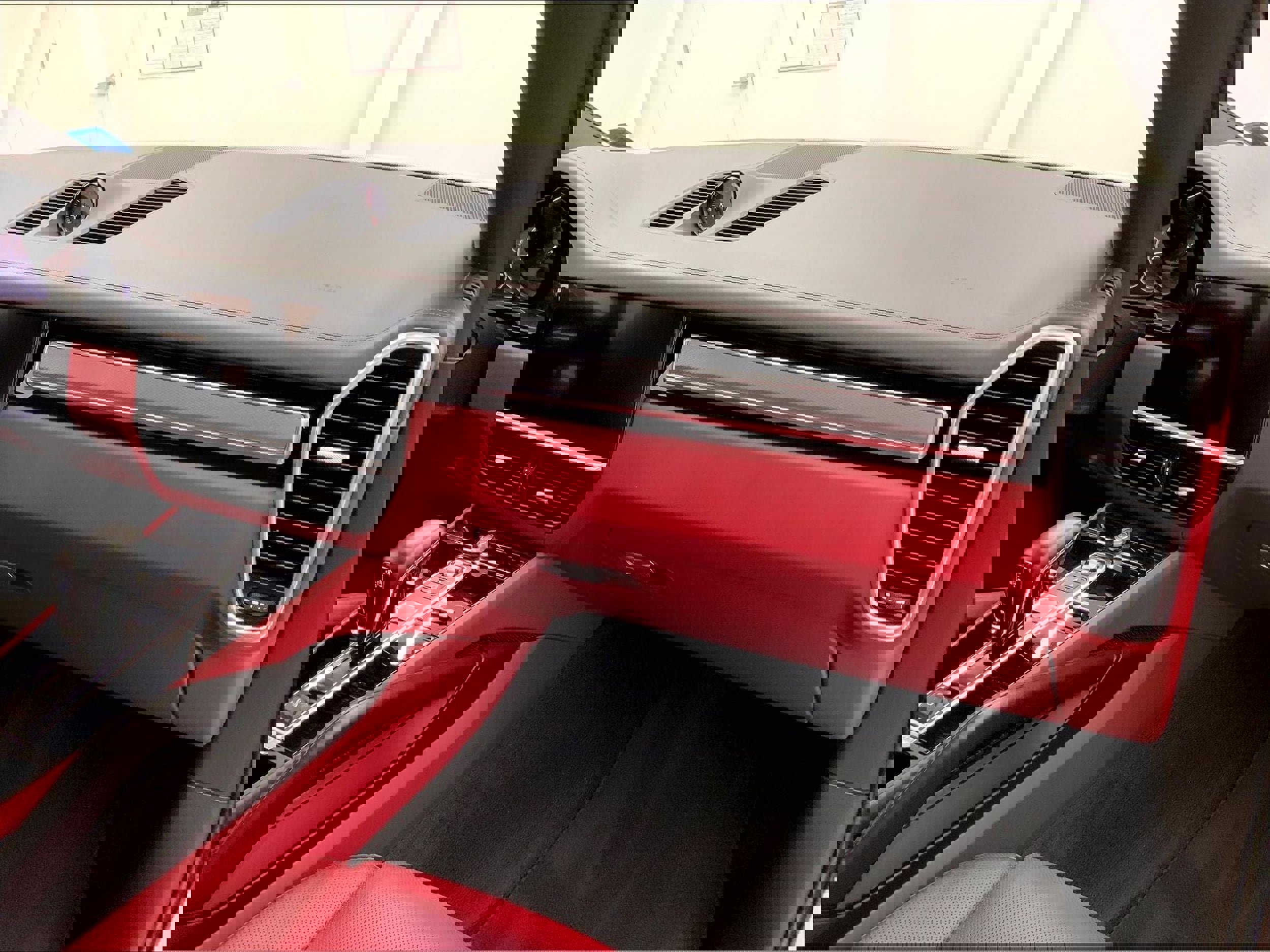 Used 2022 Porsche Cayenne Coupe image 21