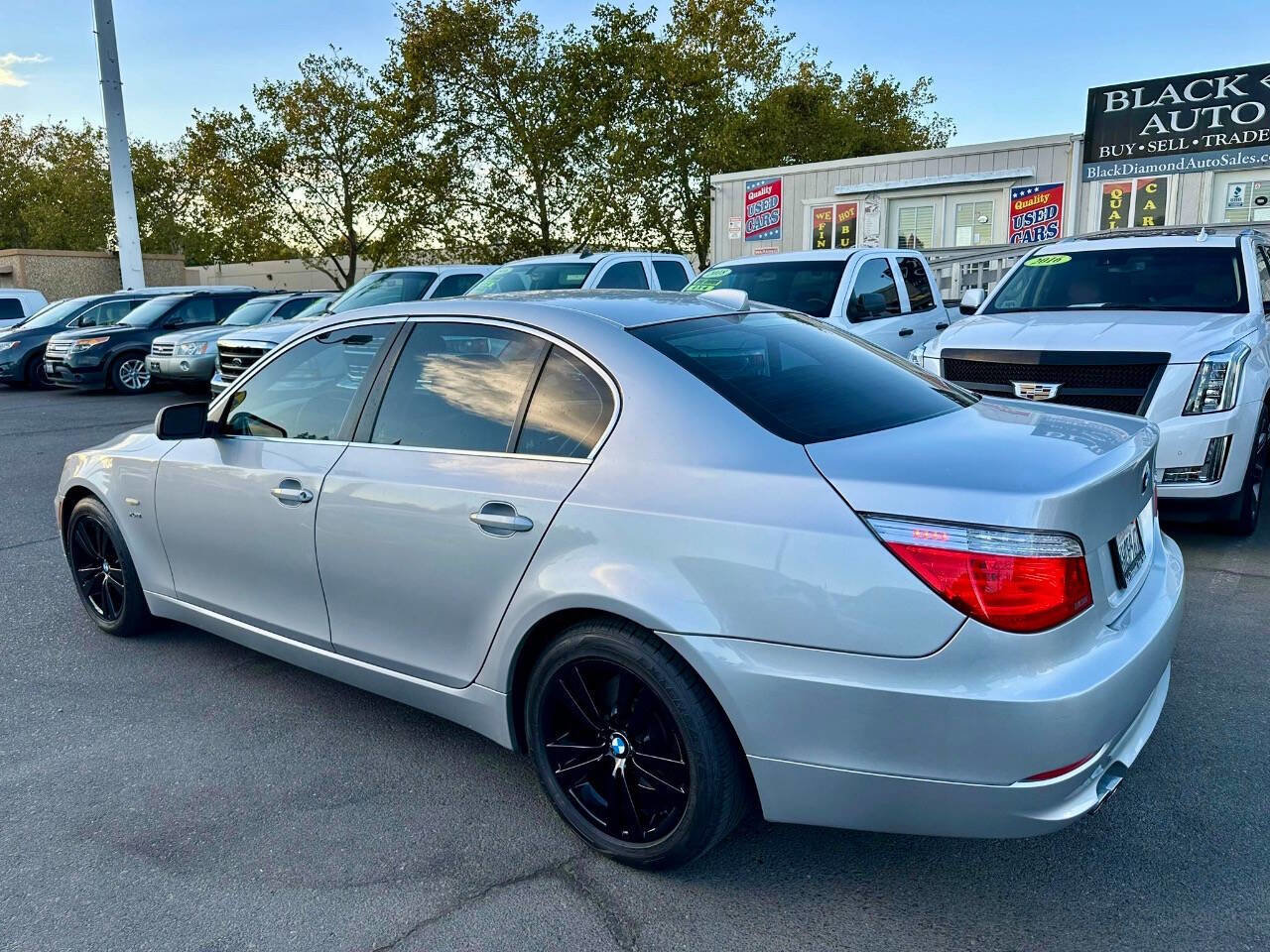 Used 2009 BMW 528i xDrive Sedan image 5