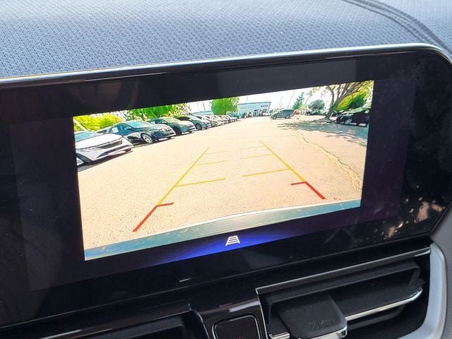 Used 2024 Chevrolet TrailBlazer LT w/ LT Cold Weather Package FWD image 17