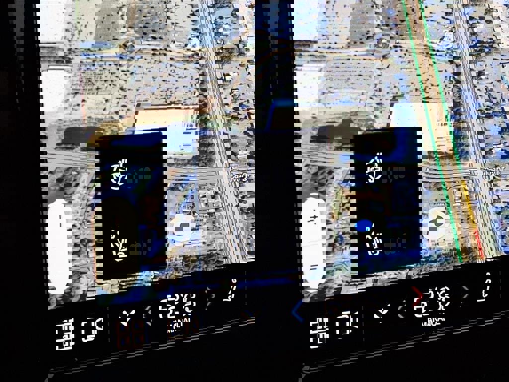 Used 2024 Volvo XC60 B5 Plus image 22