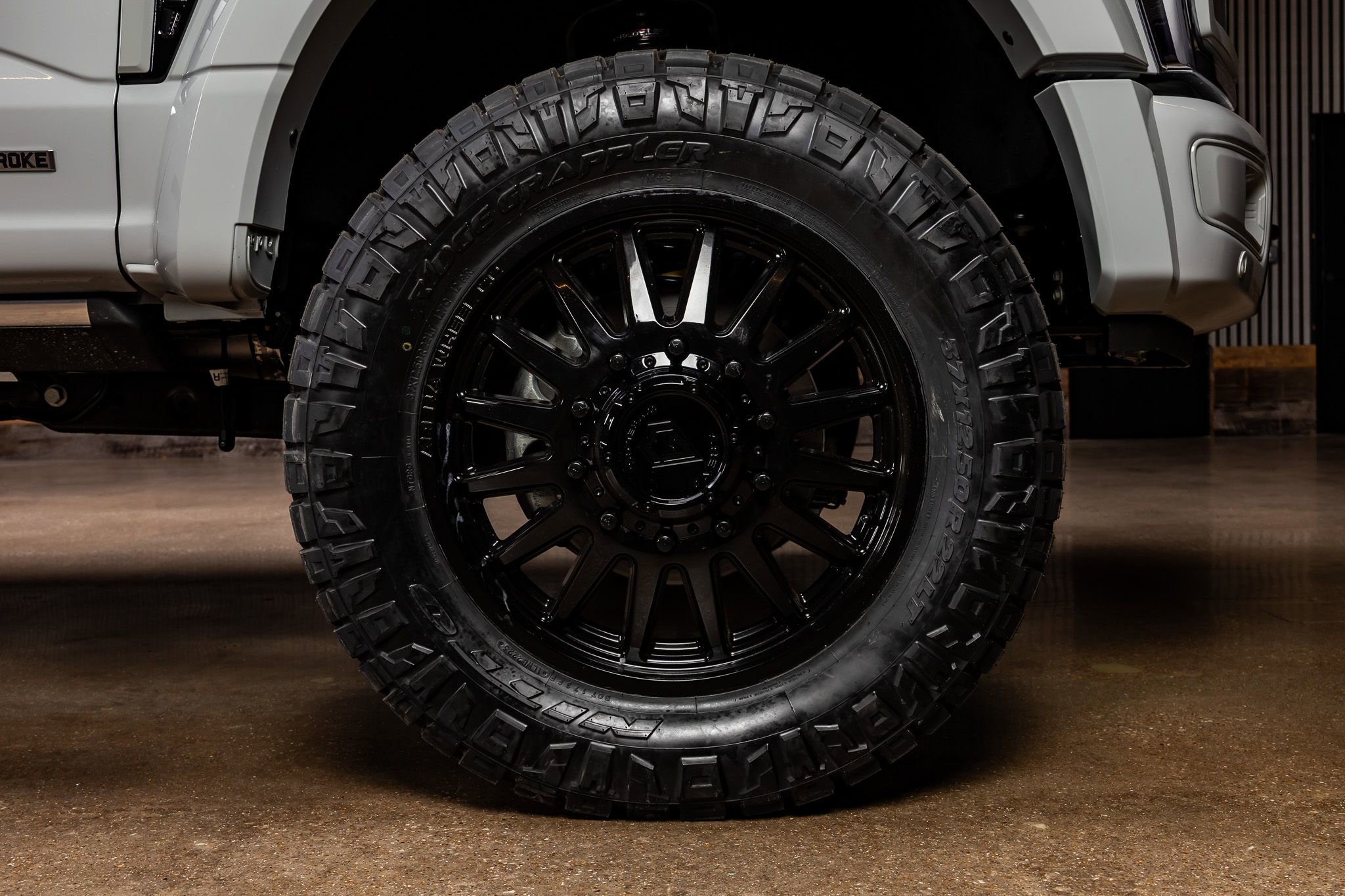 Used 2026 Ford F450 Platinum AWD/4WD image 11