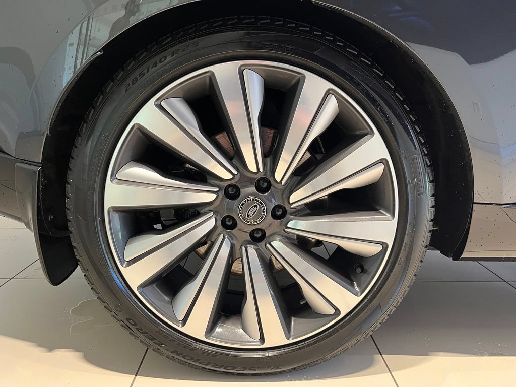Used 2024 Land Rover Range Rover SV AWD/4WD image 21
