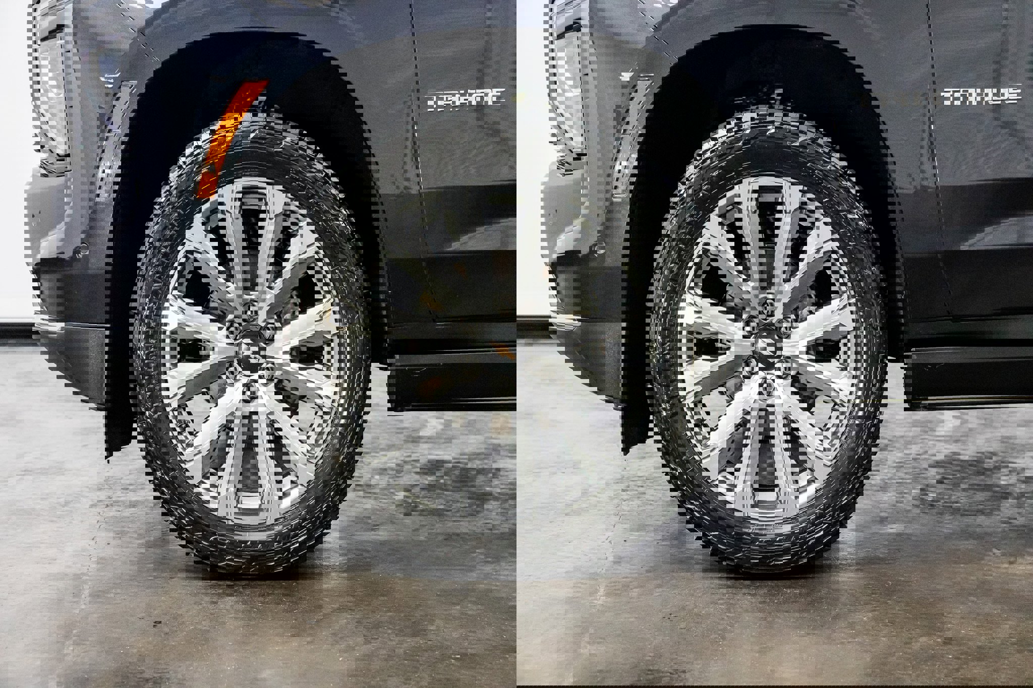 Used 2025 Chevrolet Tahoe High Country image 4