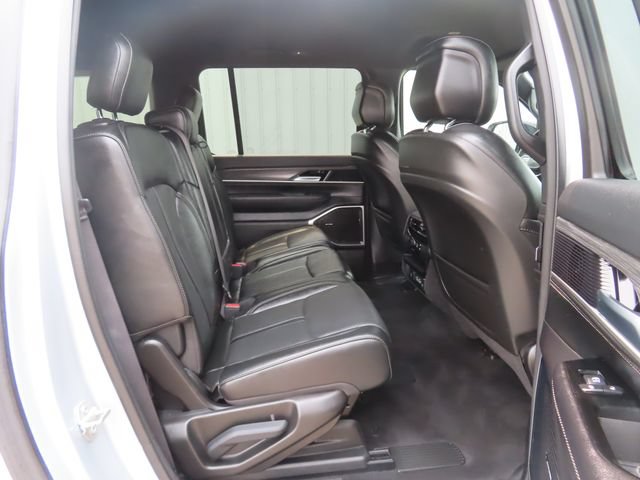 Used 2023 Jeep Wagoneer L Series II AWD/4WD image 29