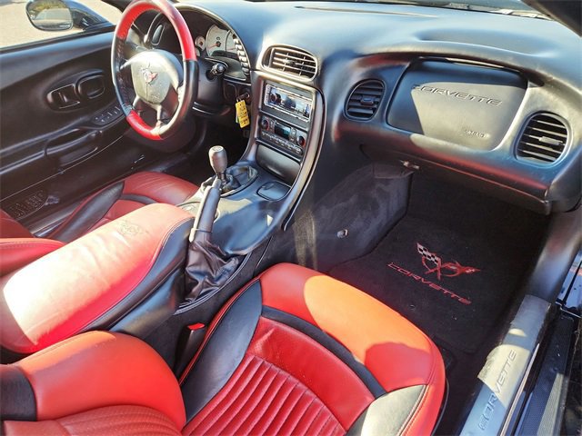 Used 2004 Chevrolet Corvette Coupe image 23