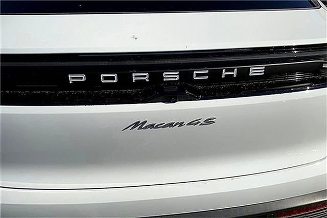 Certified 2025 Porsche Macan 4S Electric image 38