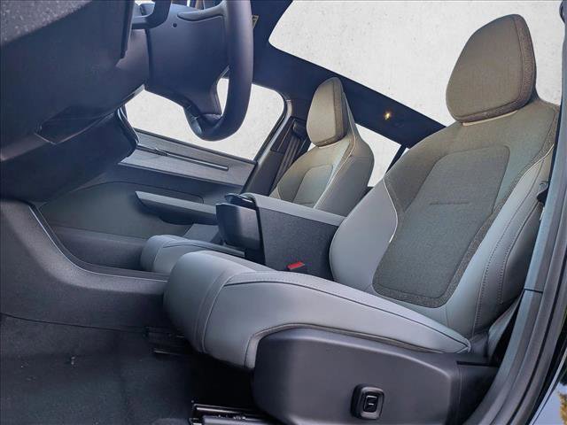 New 2026 Volvo EX30 Plus w/ Climate Package image 4