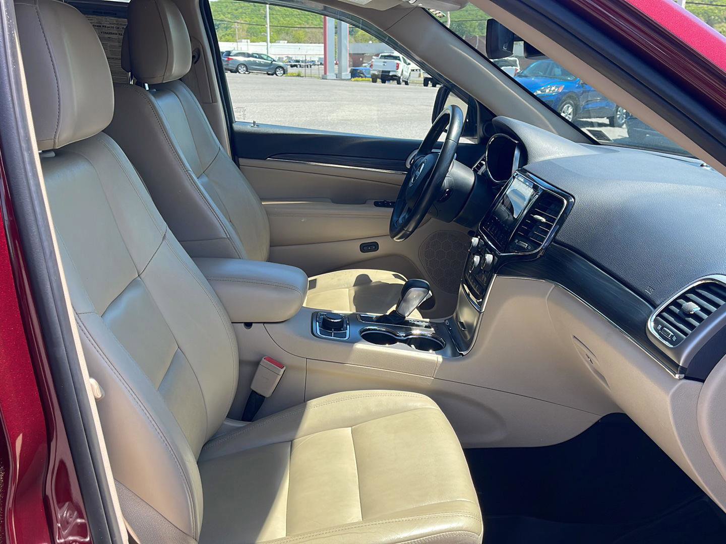 Used 2019 Jeep Grand Cherokee Limited w/ Trailer Tow Group IV AWD/4WD image 49