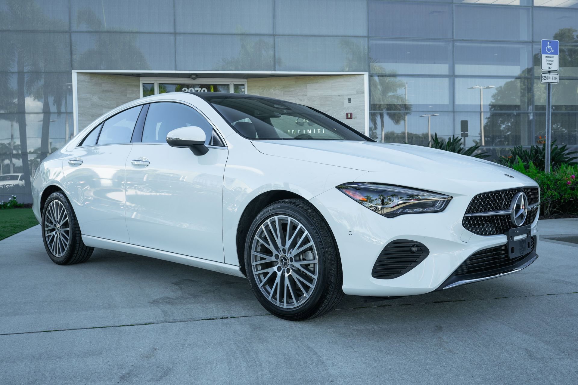 Used 2025 Mercedes-Benz CLA 250 4MATIC image 3