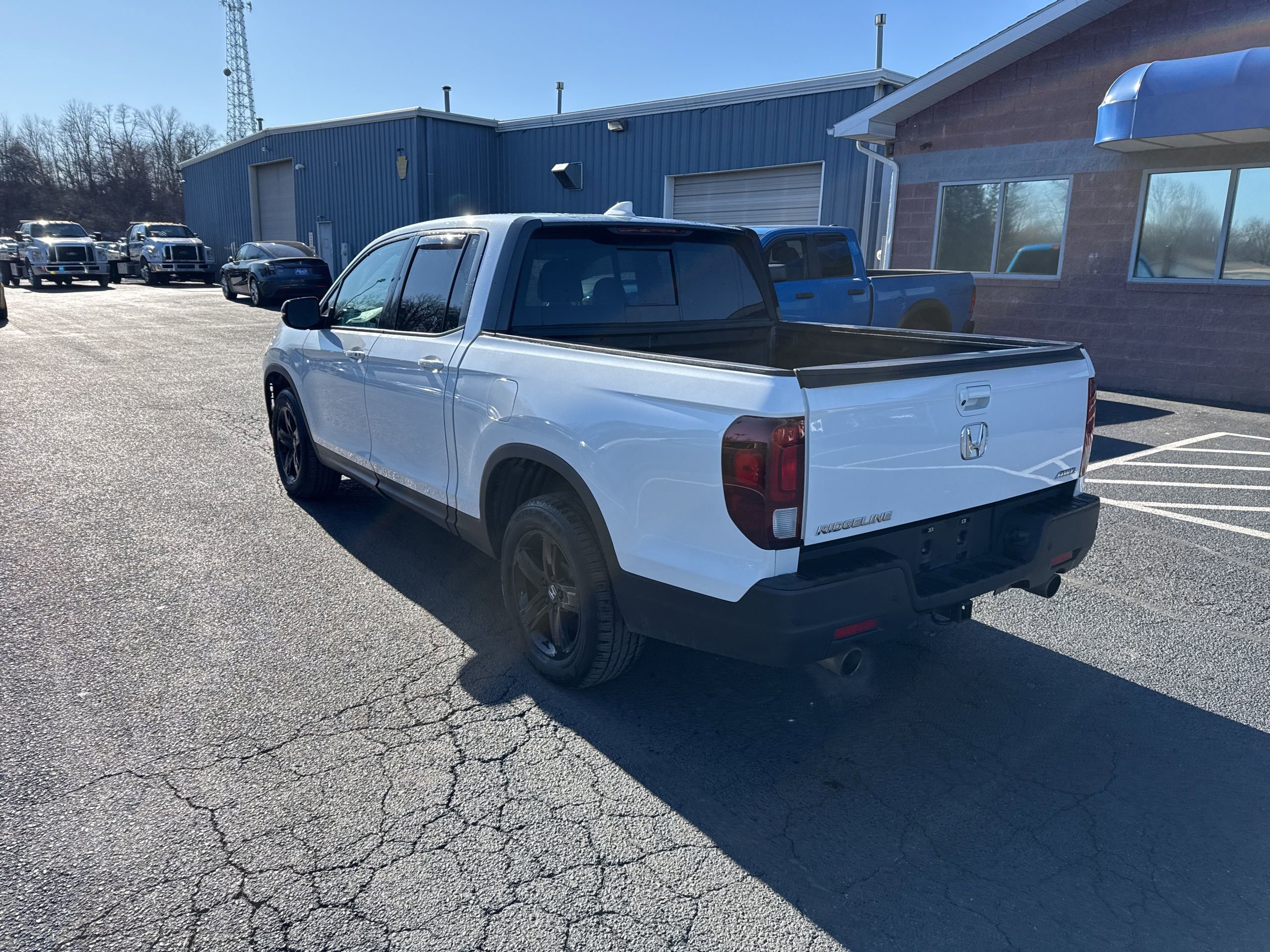 Used 2023 Honda Ridgeline Black Edition image 4