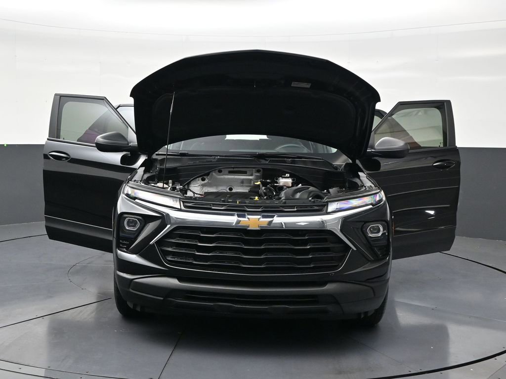 Used 2025 Chevrolet TrailBlazer LS FWD image 34