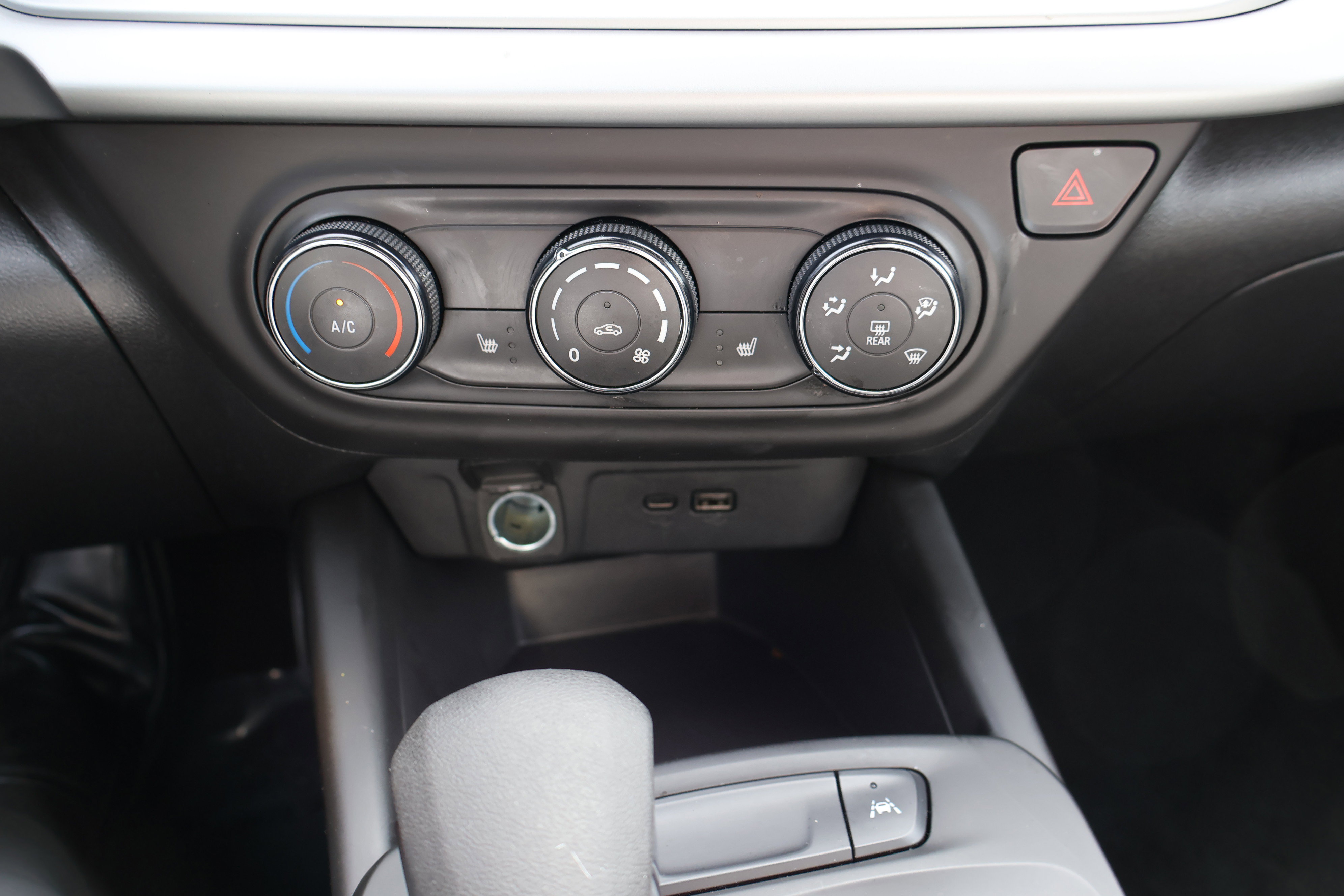 Used 2024 Chevrolet Trax RS w/ Driver Confidence Package image 34