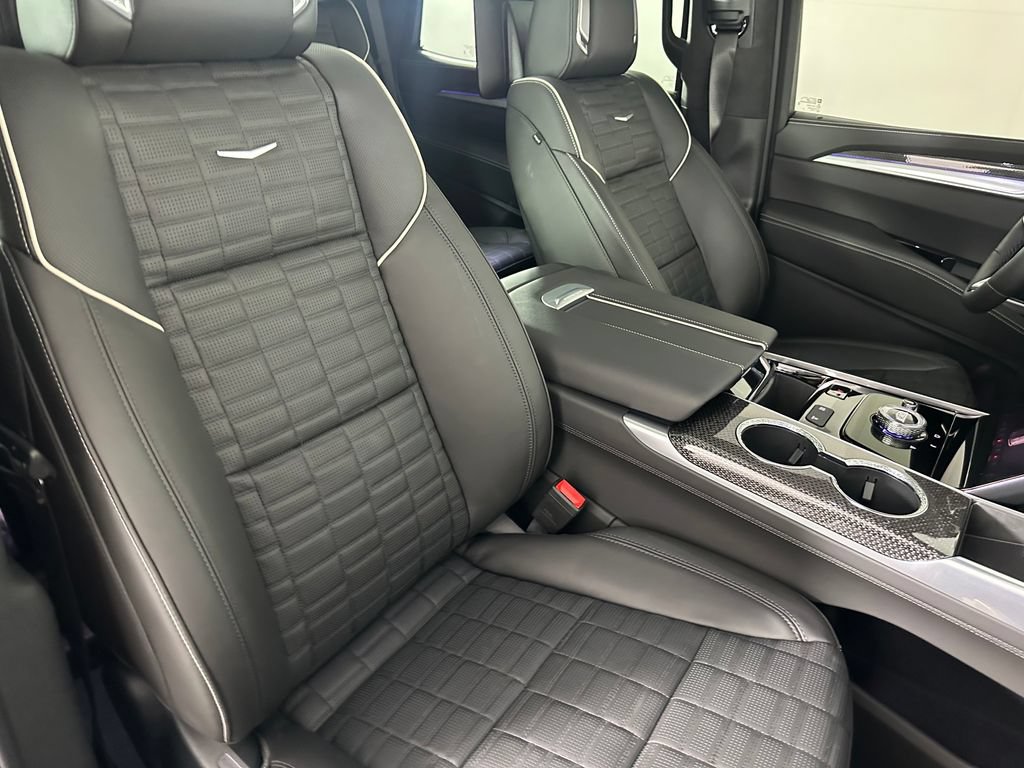 Used 2026 Cadillac Escalade V w/ LPO, ONYX Package AWD/4WD image 39