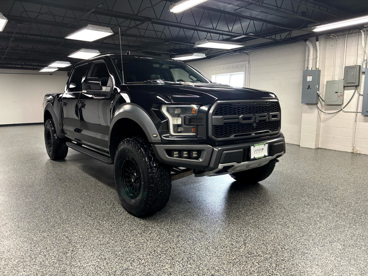 Used 2019 Ford F150 Raptor w/ Equipment Group 802A Luxury image 2