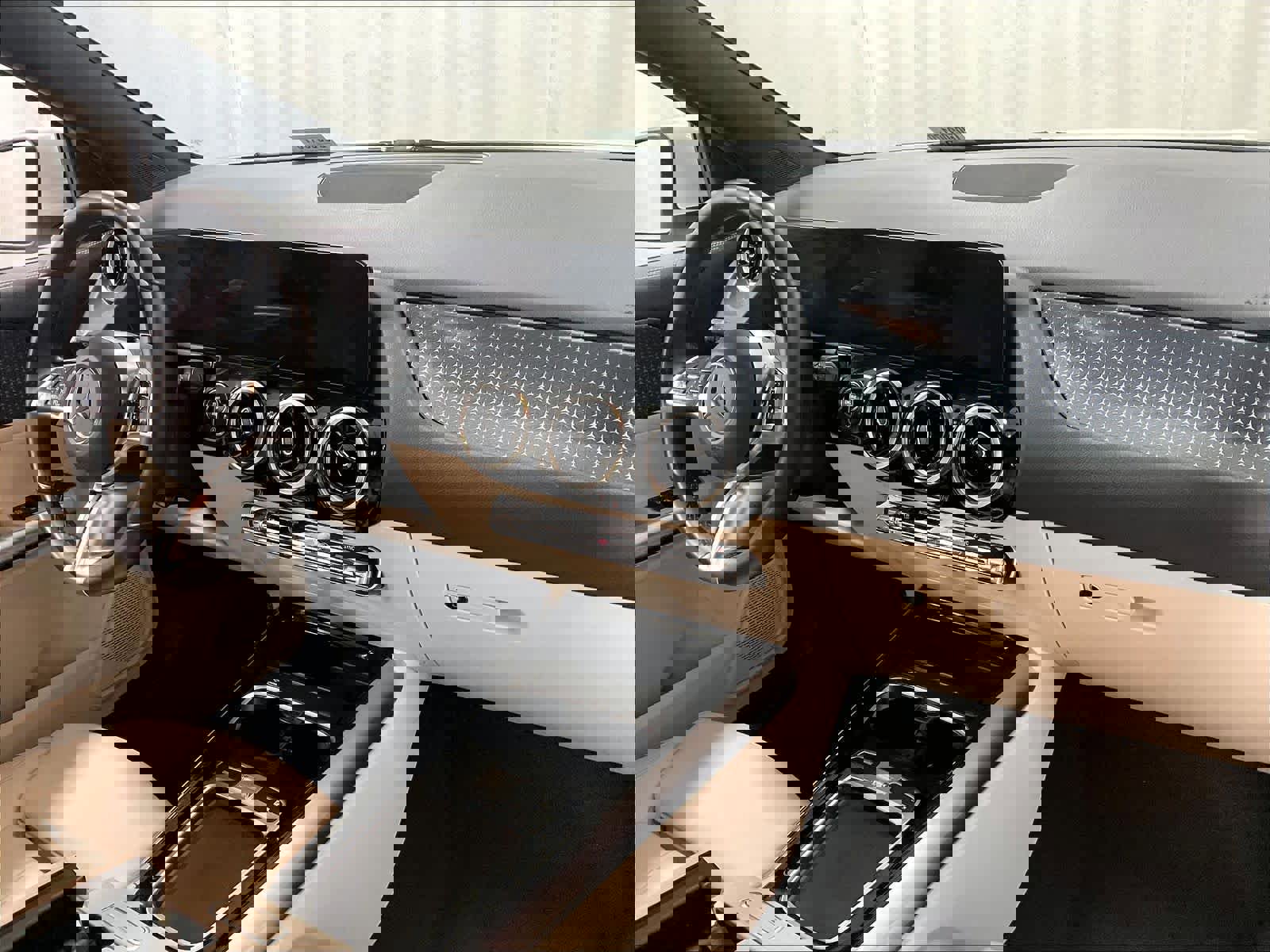 Used 2025 Mercedes-Benz GLA 250 4MATIC image 14