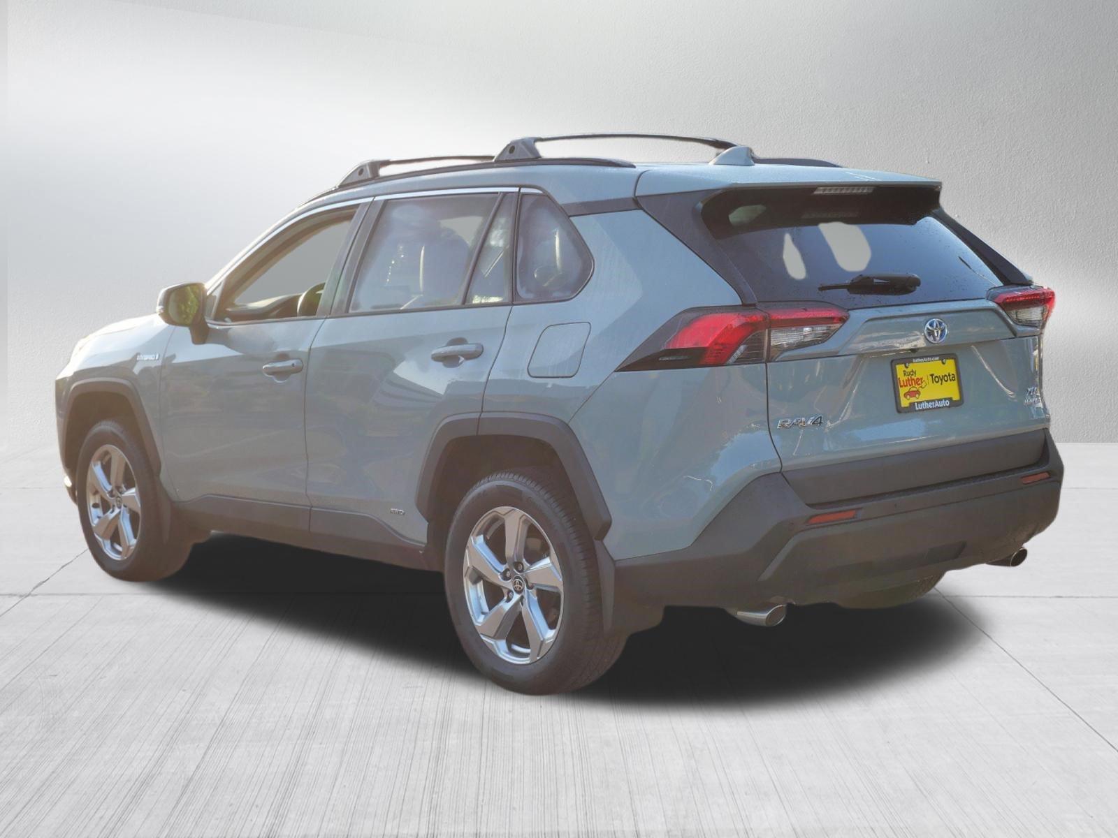 Certified 2021 Toyota RAV4 XLE Premium AWD/4WD image 6