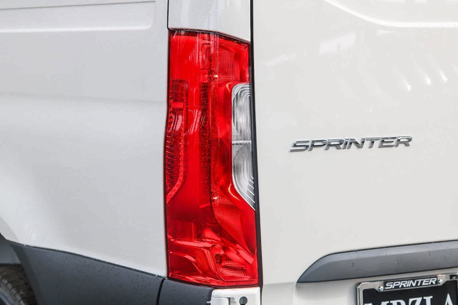 Used 2025 Mercedes-Benz Sprinter 2500 image 9