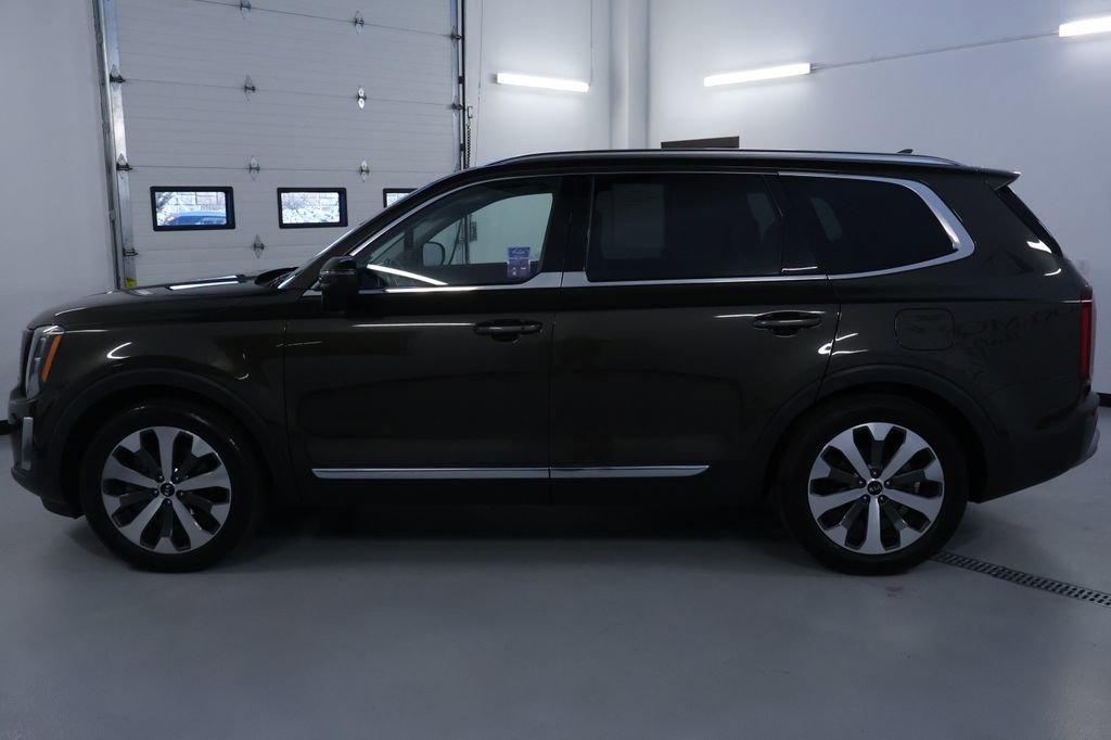 Used 2021 Kia Telluride EX w/ EX Premium Package image 4