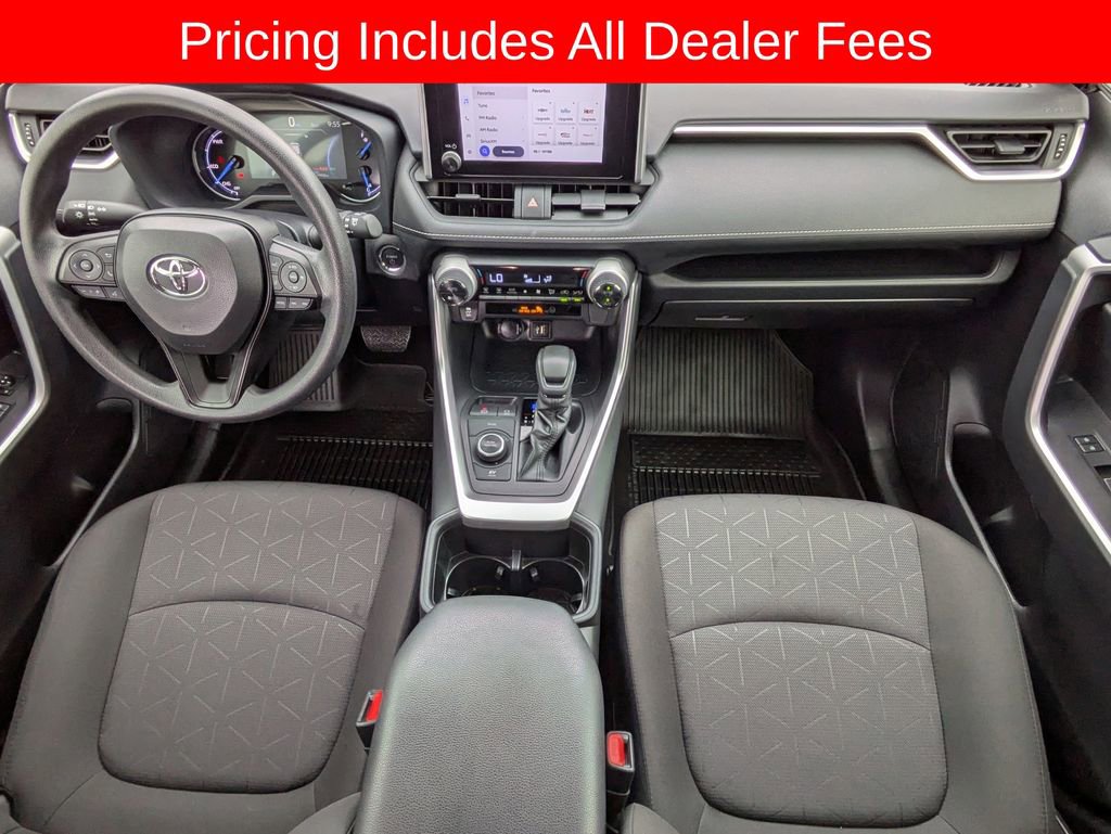 Used 2025 Toyota RAV4 XLE AWD/4WD image 16