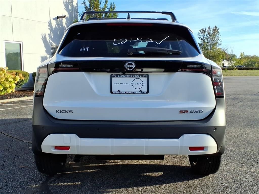 New 2026 Nissan Kicks SR w/ Cold Weather Package image 5