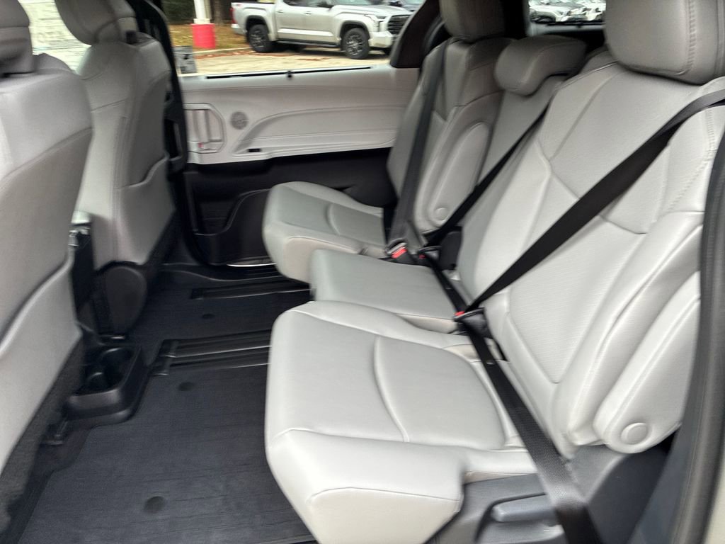 New 2026 Toyota Sienna XLE image 16