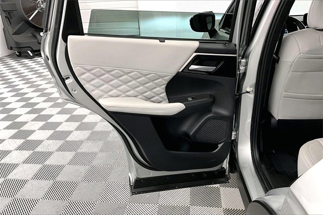 Used 2024 Mitsubishi Outlander SEL image 18