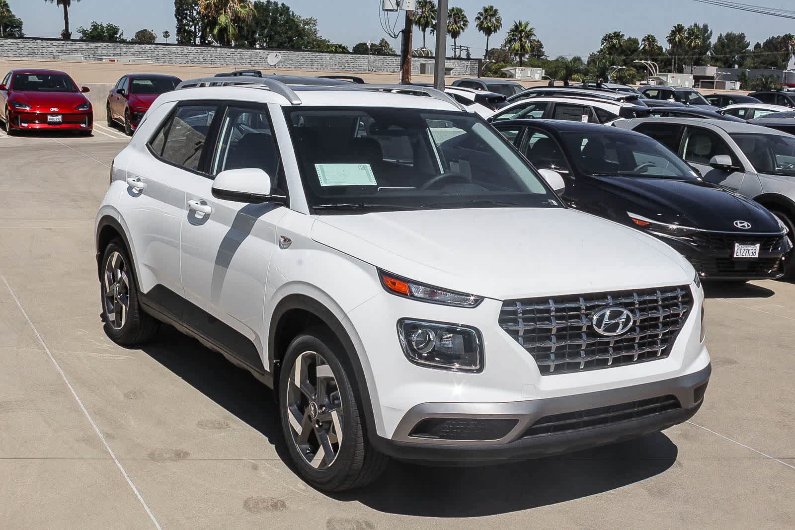 New 2026 Hyundai Venue SEL FWD image 3