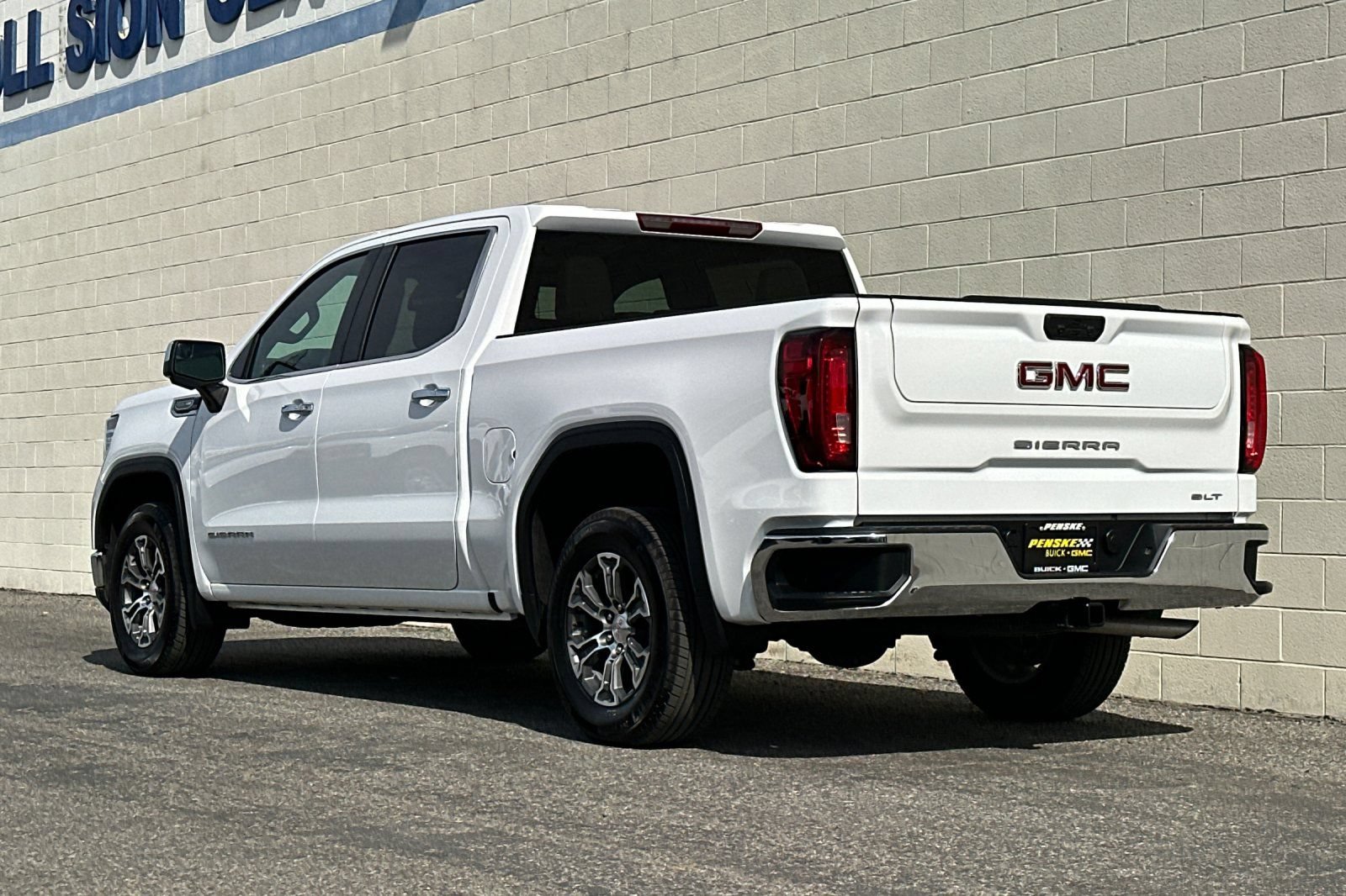 Certified 2026 GMC Sierra 1500 SLT RWD image 6