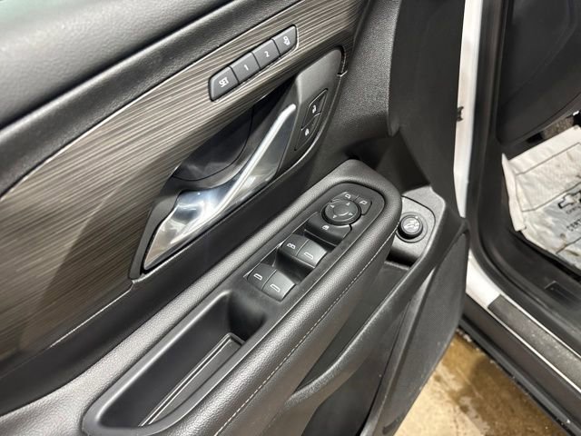 Used 2023 GMC Terrain SLT image 13