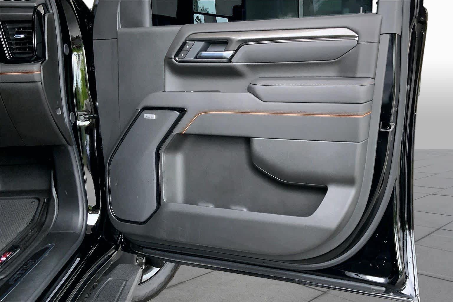 Used 2025 GMC Sierra 2500 AT4 w/ AT4 Premium Plus Package AWD/4WD image 23