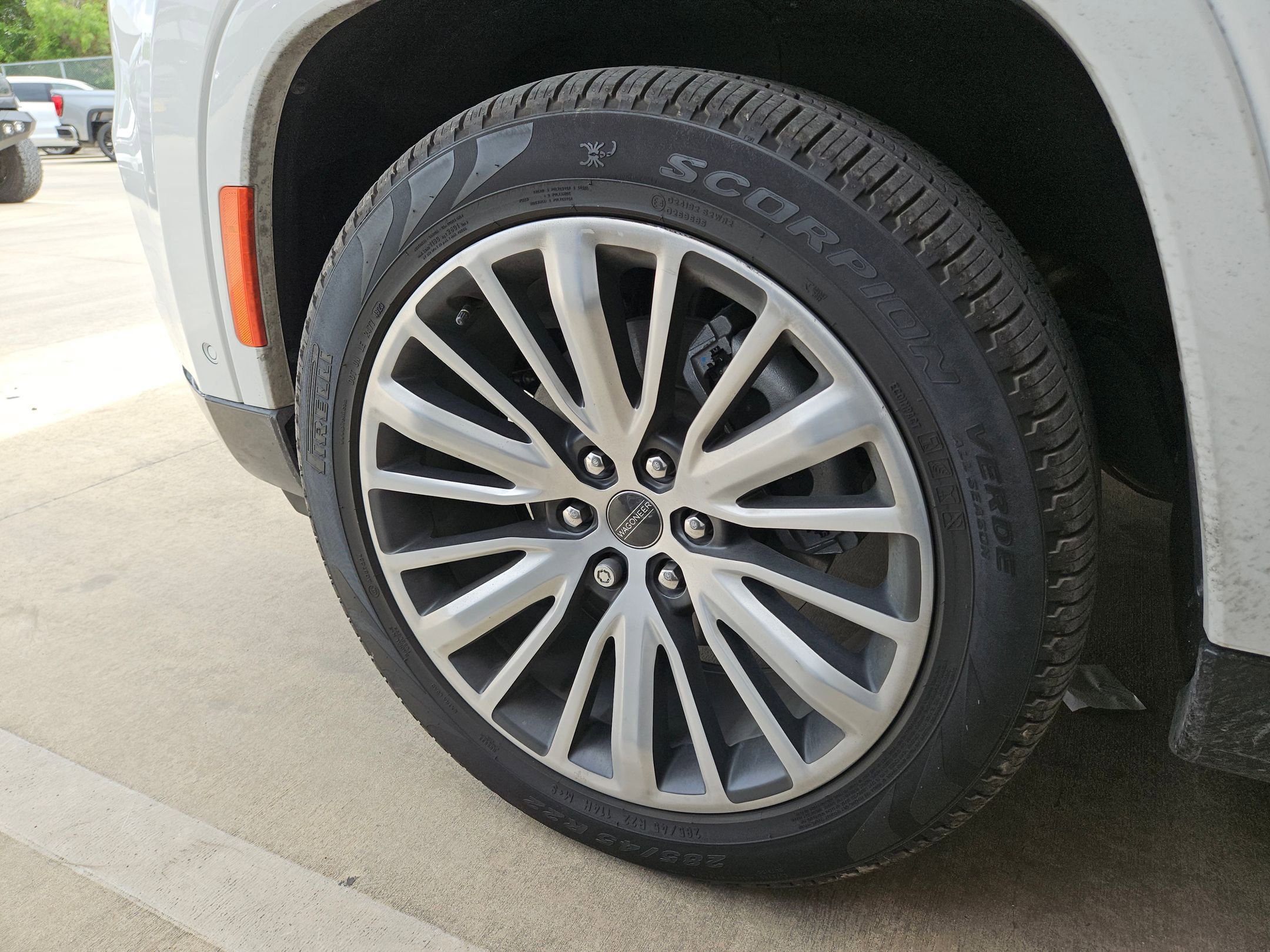 Used 2024 Jeep Grand Wagoneer Series III w/ HD Trailer Tow Package image 9