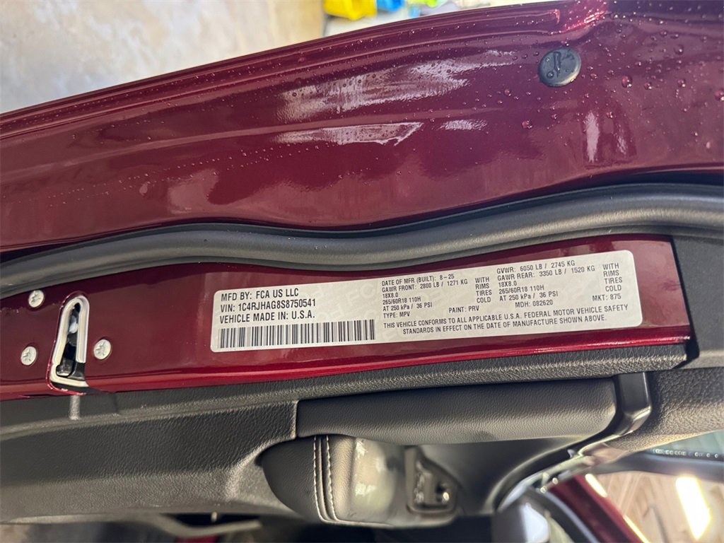 New 2025 Jeep Grand Cherokee 4WD image 31