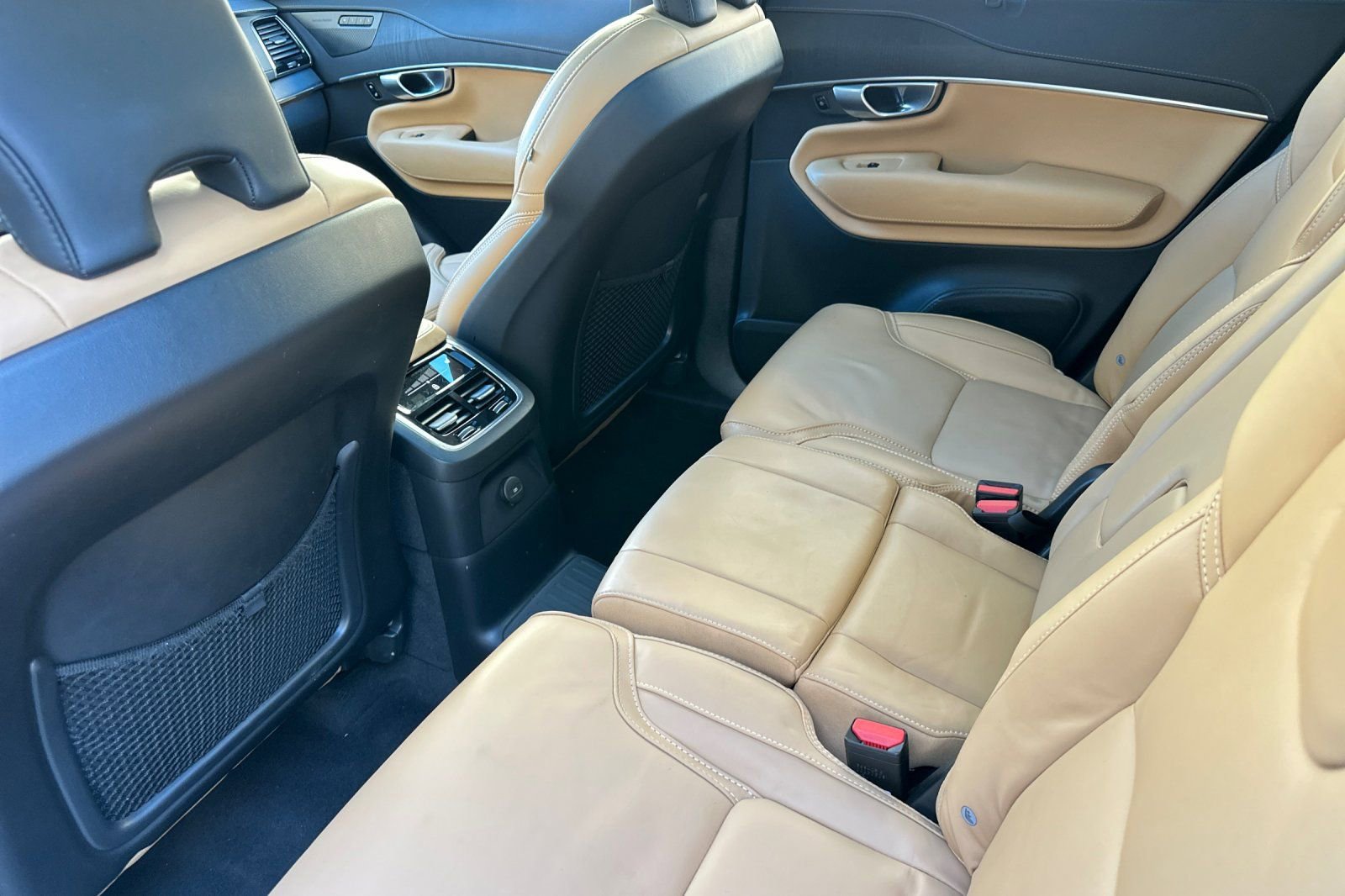 Used 2024 Volvo XC90 T8 Ultimate w/ Protection Package Premier image 12