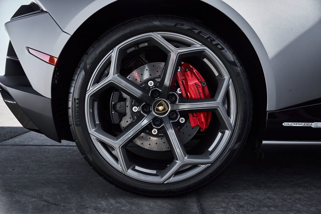Used 2023 Lamborghini Huracan EVO image 29