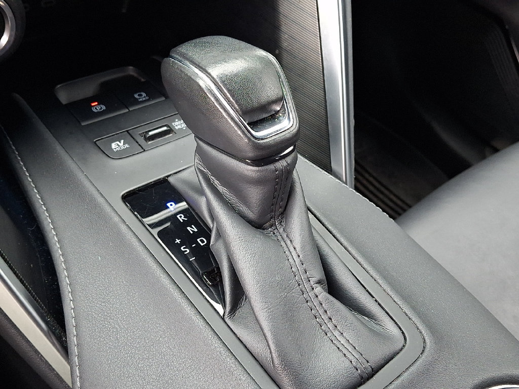 Used 2023 Toyota Venza XLE AWD/4WD image 16