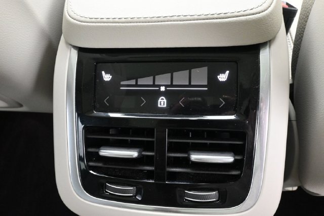 Used 2024 Volvo XC90 B6 Plus w/ Protection Package Premier AWD/4WD image 32