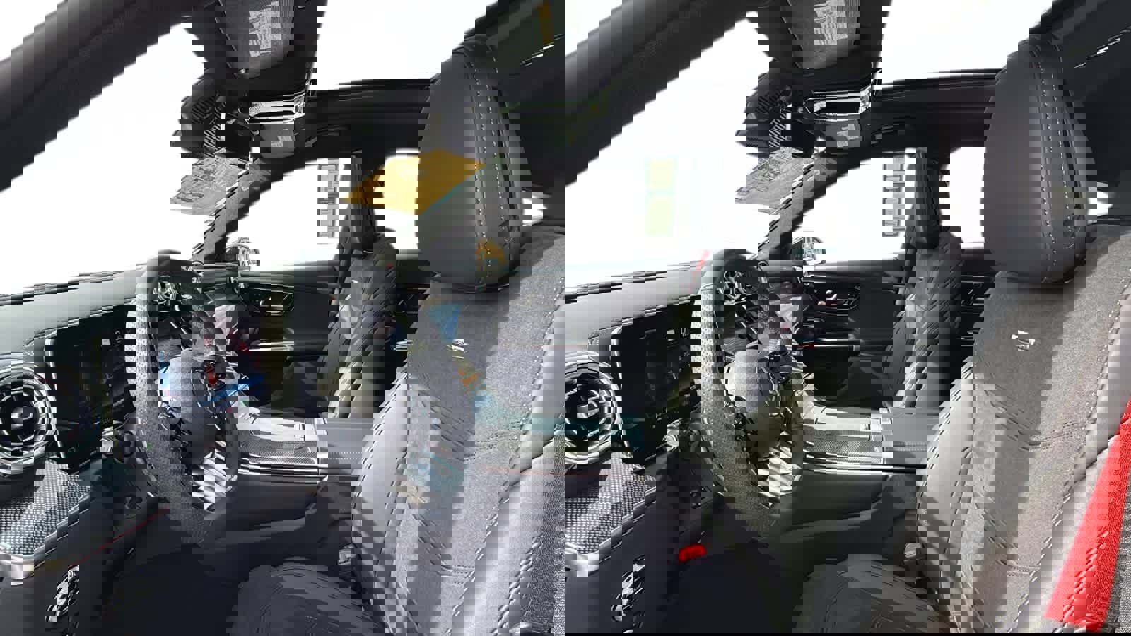 New 2025 Mercedes-Benz GLC 63 AMG S image 4