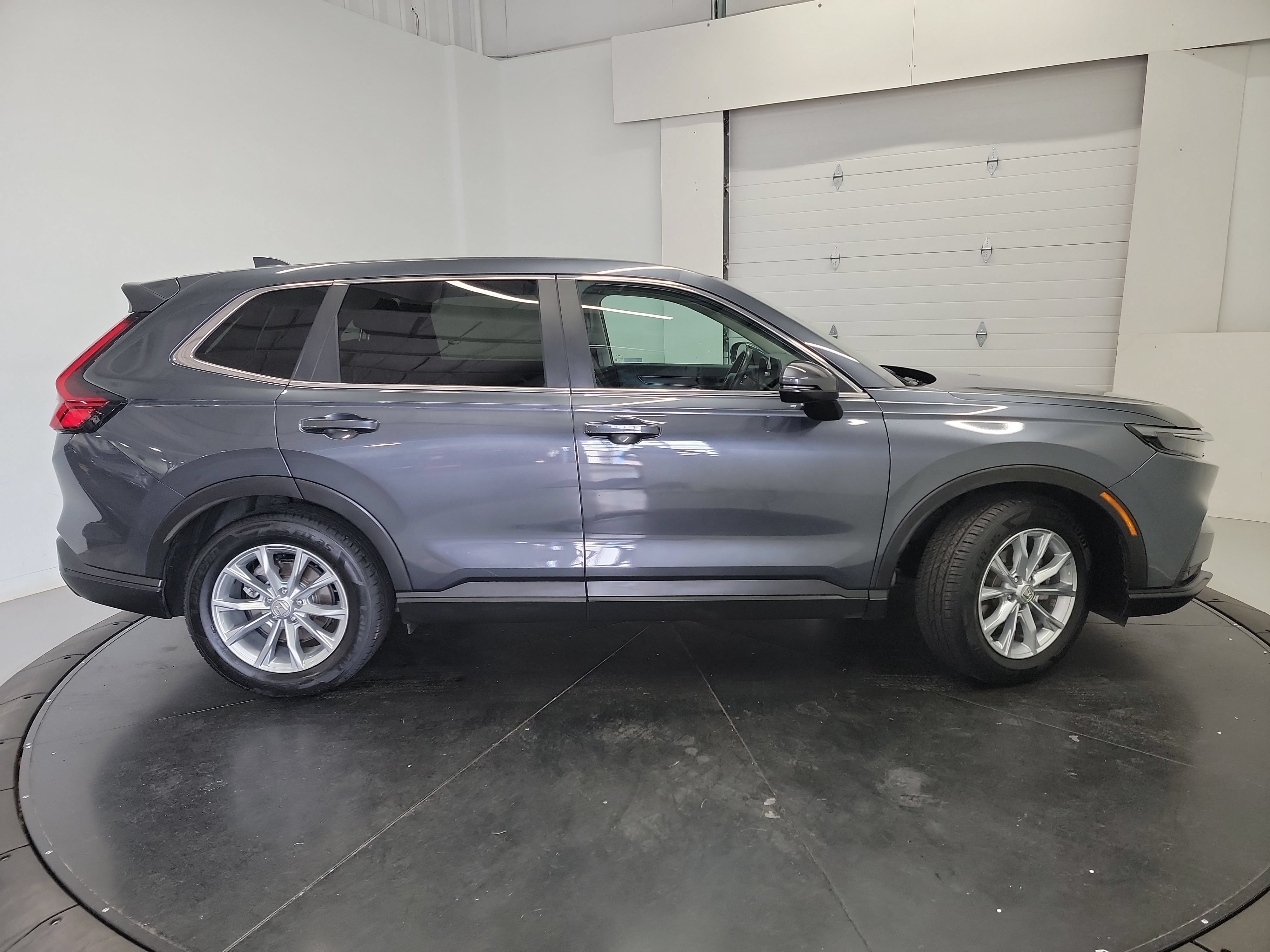 Used 2025 Honda CR-V EX-L image 11