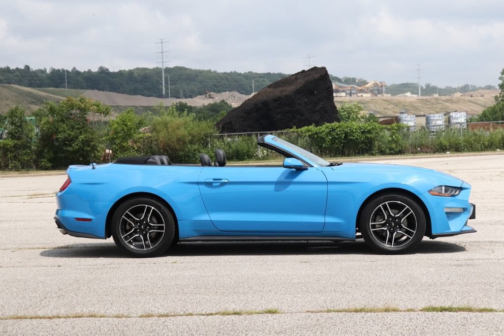 Used 2023 Ford Mustang Convertible RWD image 9