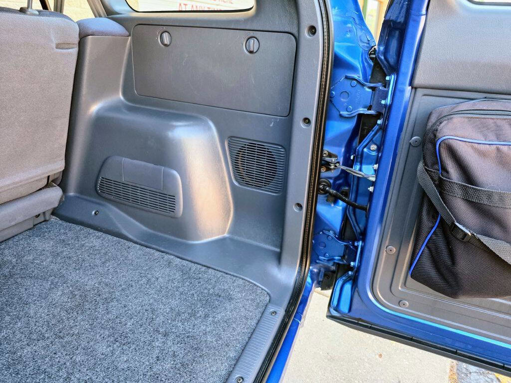 Used 1997 Toyota RAV4 4WD 4-Door image 38
