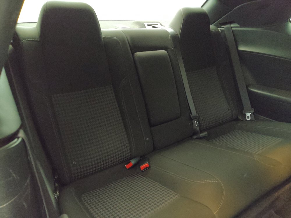 Used 2016 Dodge Challenger SXT RWD image 19
