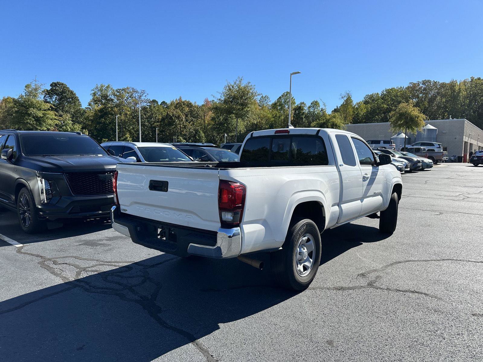 Used 2022 Toyota Tacoma SR5 RWD image 6