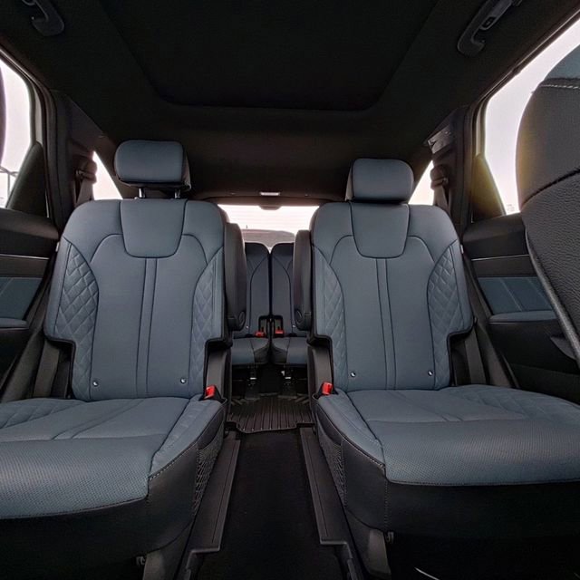 Used 2025 Kia Sorento SX Prestige AWD/4WD image 33