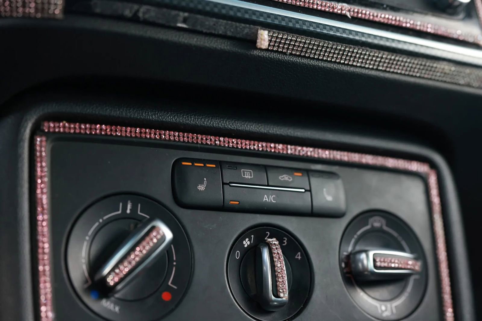 Used 2014 Volkswagen Beetle R-Line image 31