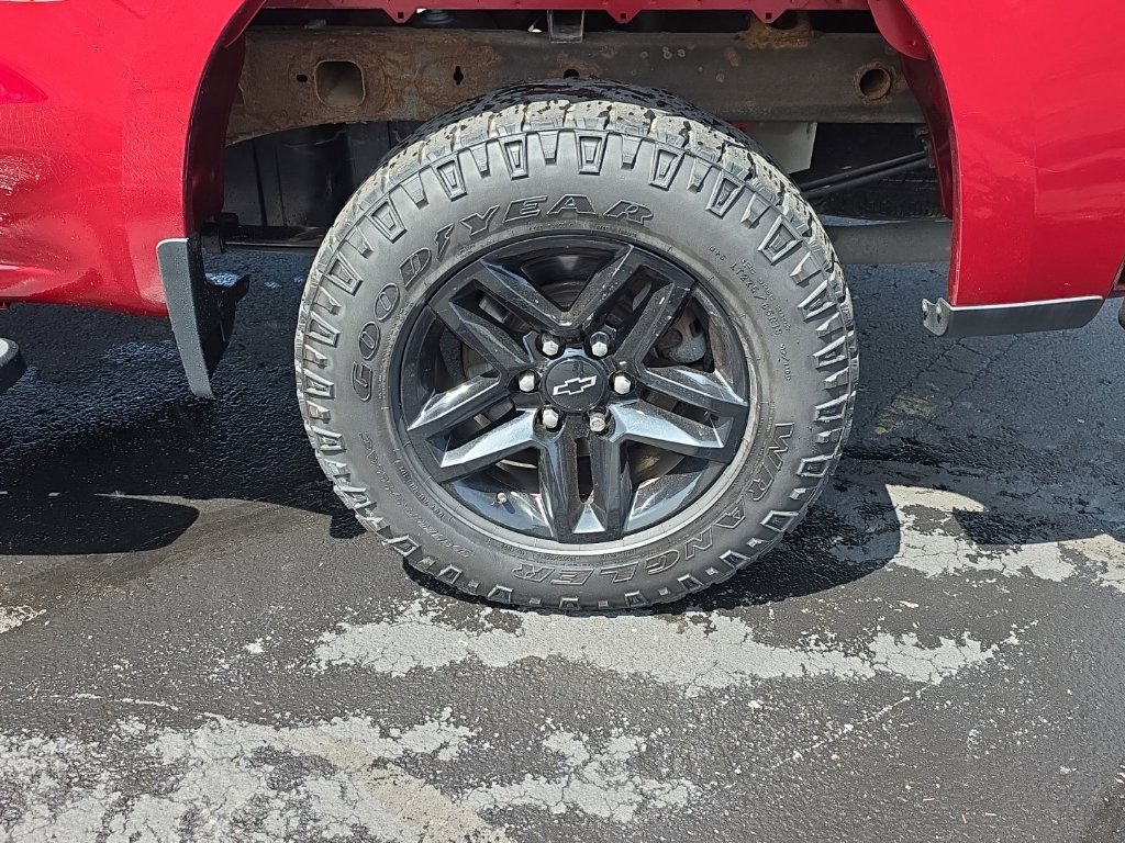 Used 2021 Chevrolet Silverado 1500 Custom Trail Boss AWD/4WD image 14