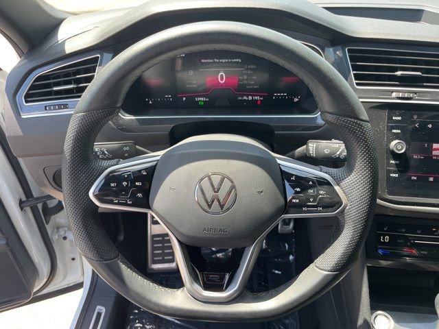 Used 2024 Volkswagen Tiguan SE R-Line image 18