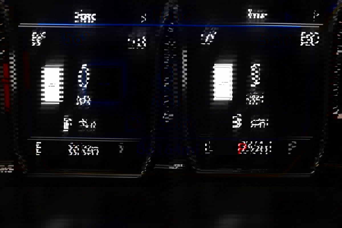 Used 2021 GMC Yukon Denali w/ Denali Premium Package image 40