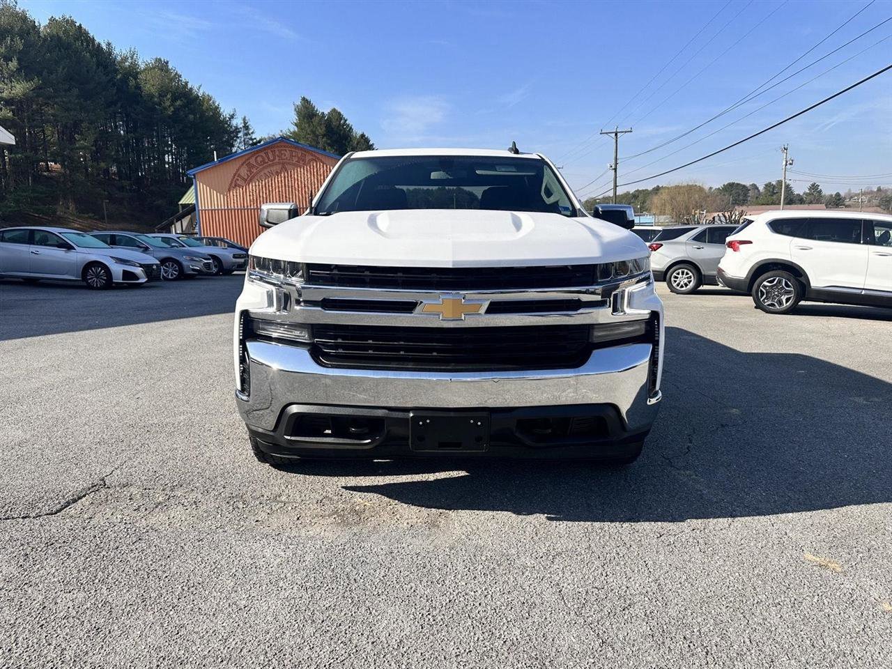 Used 2021 Chevrolet Silverado 1500 LT image 2
